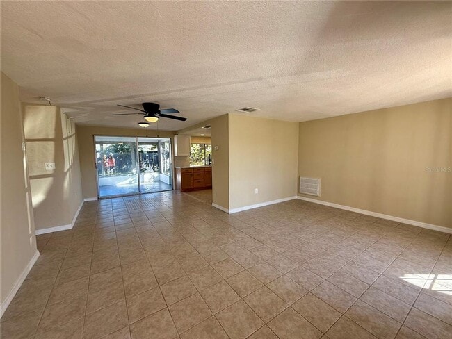 Building Photo - 3931 Claremont Dr