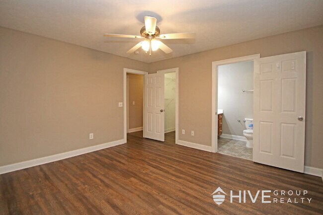 Building Photo - Welcome to your "home sweet home," perfectly situated just a few blocks from the heart of charmin...