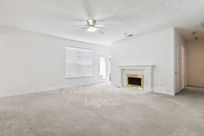 Building Photo - 10971 Castle Dr