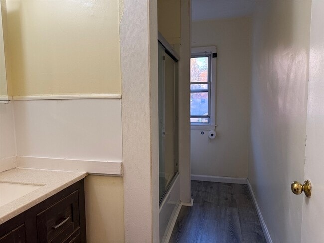 Building Photo - 10-12-12 Spring St