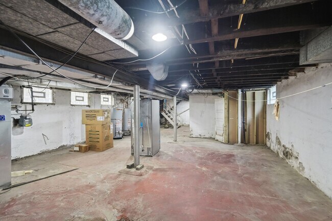 Building Photo - 682 Greenwood Ave