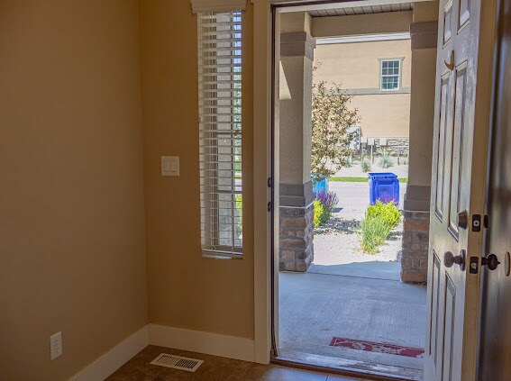 Building Photo - 1532 Venetian Way