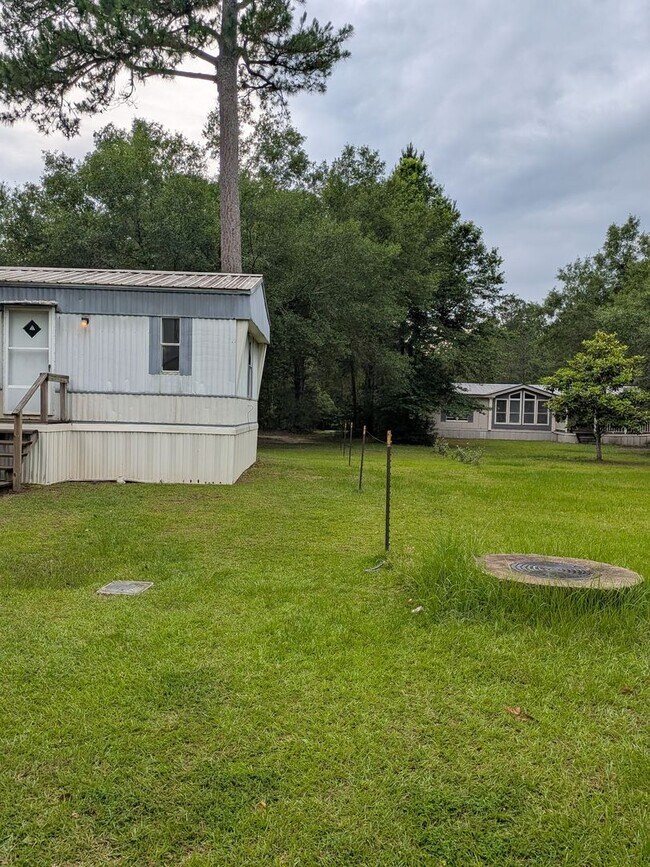 Building Photo - 7988 Hickory Hollow Dr
