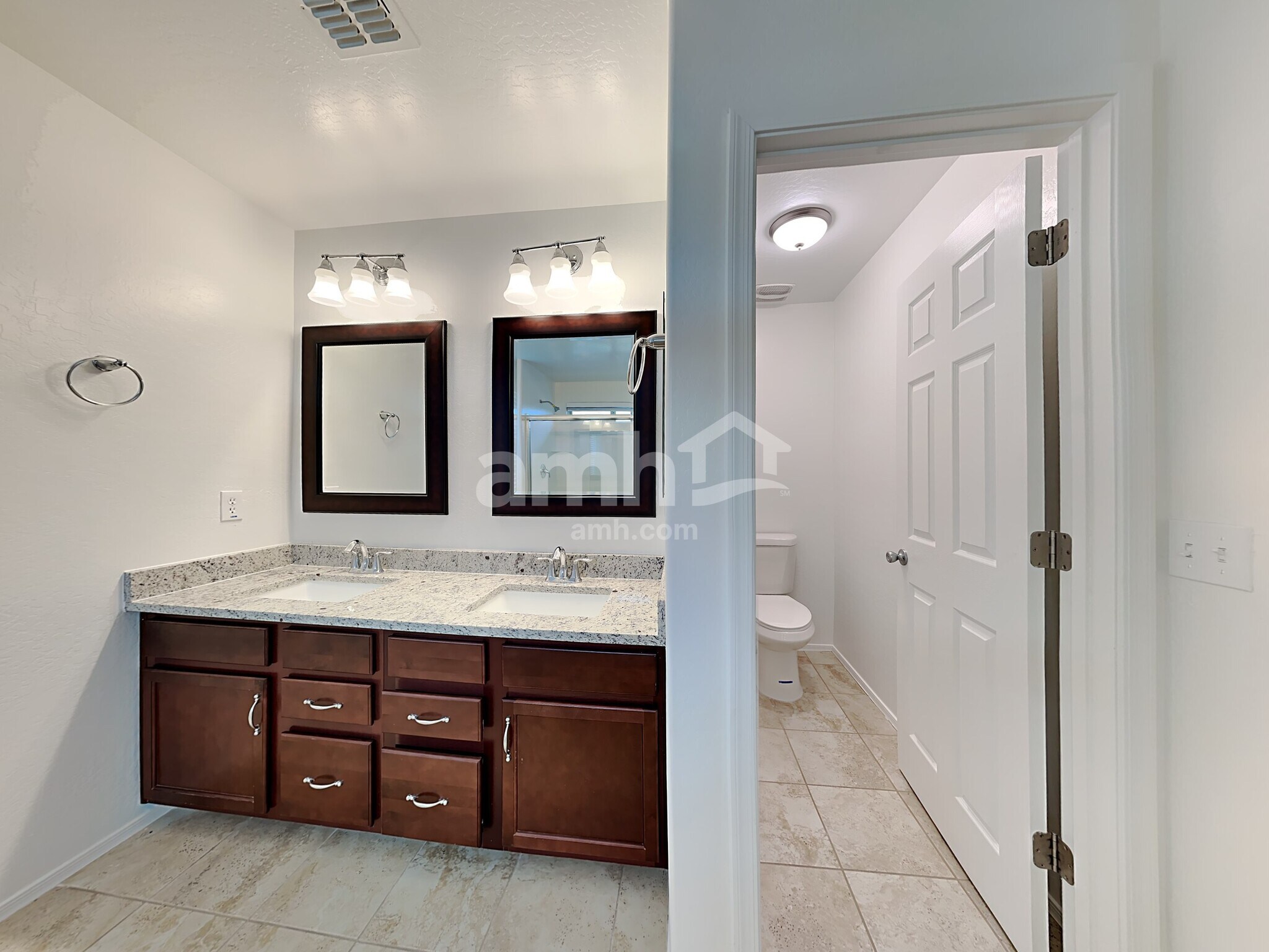 Building Photo - 6833 E Posada Cir