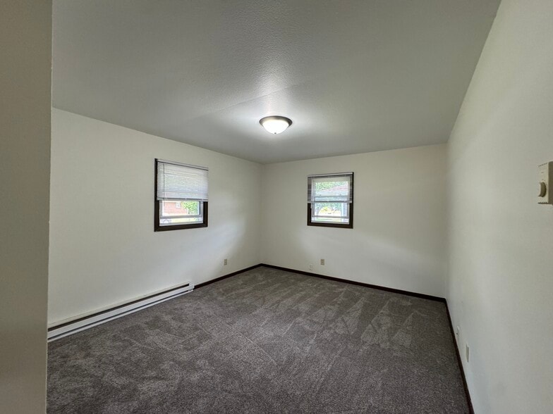 Building Photo - 3137 Runway Ave