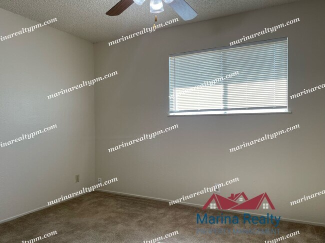 Building Photo - 108-112 Missouri St