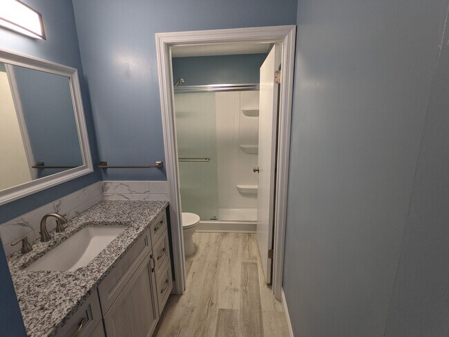 Building Photo - Ground Floor 2/2 in Pool Complex