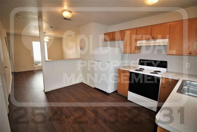 Building Photo - Beautiful 2-bed, 1.5-bath! - Now available...