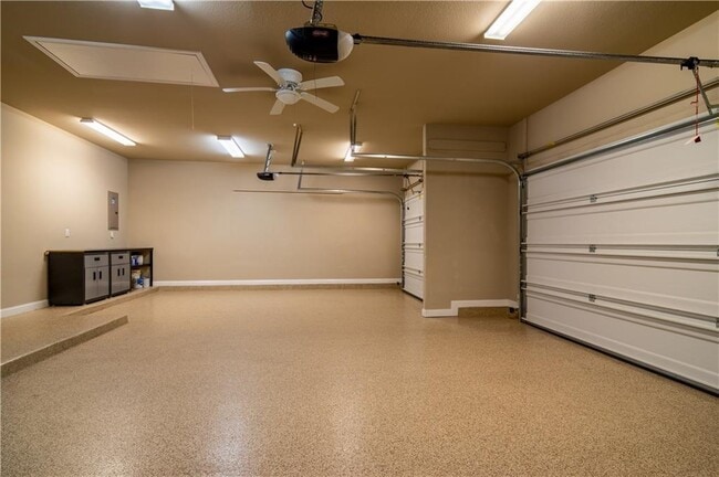 Building Photo - 307 Elderberry Rd