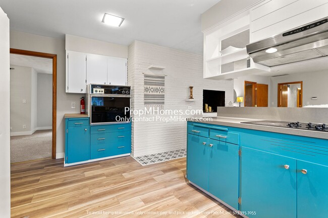 Building Photo - Stunning 3-Bedroom Mid-Century Modern Home...