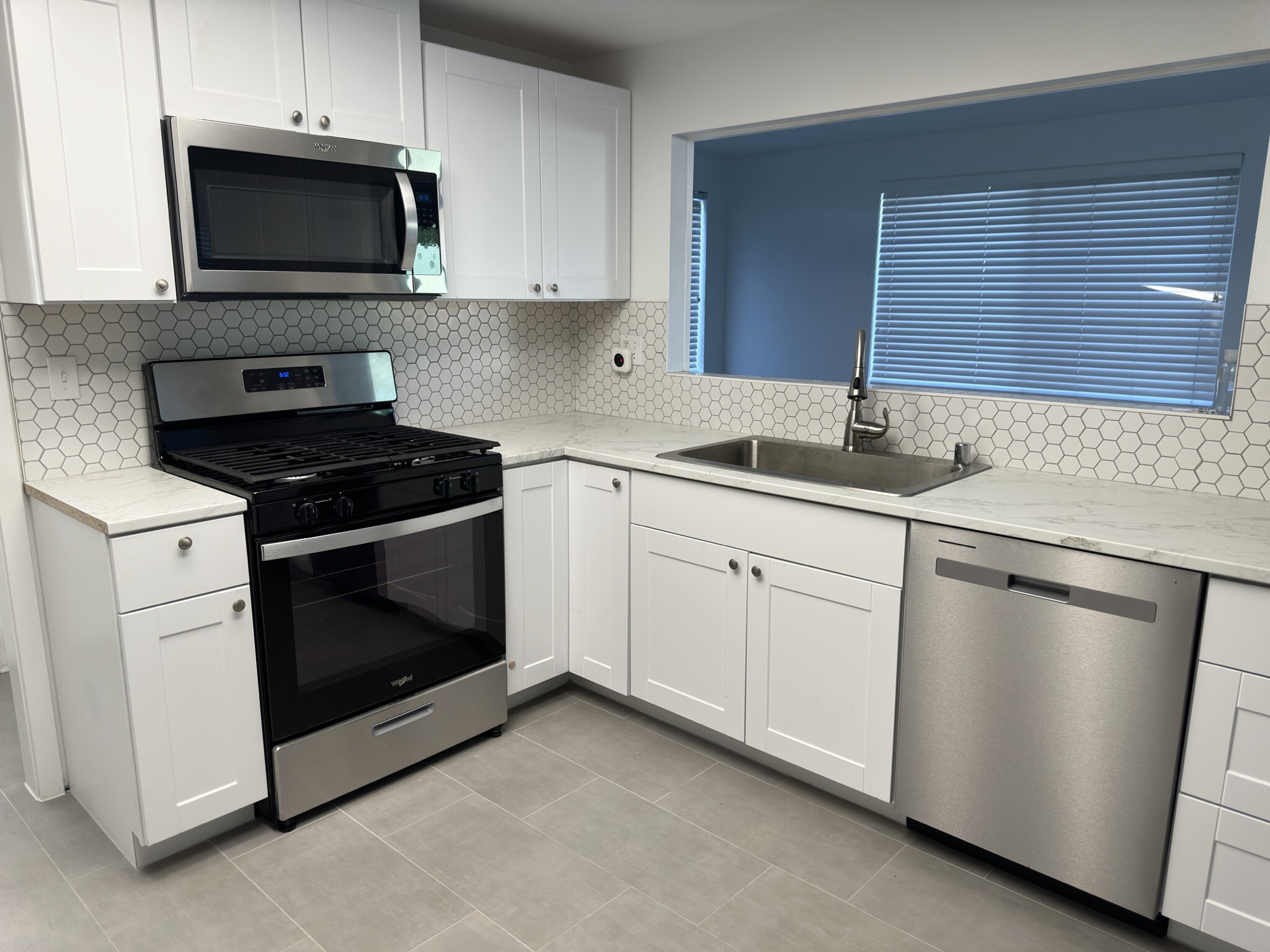 New Appliances - 24171 Laulhere Plz