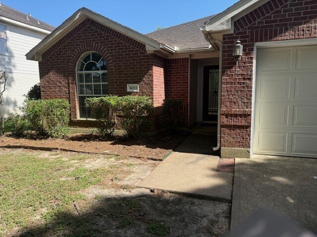 Building Photo - 6022 Mettler Ln