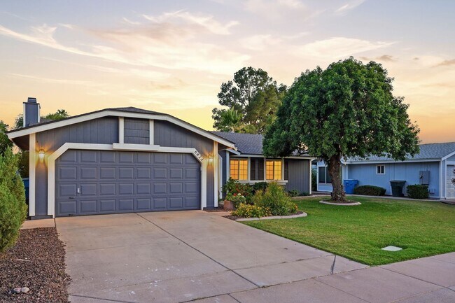 Building Photo - 4 Bed Home in Scottsdale Quarter!!