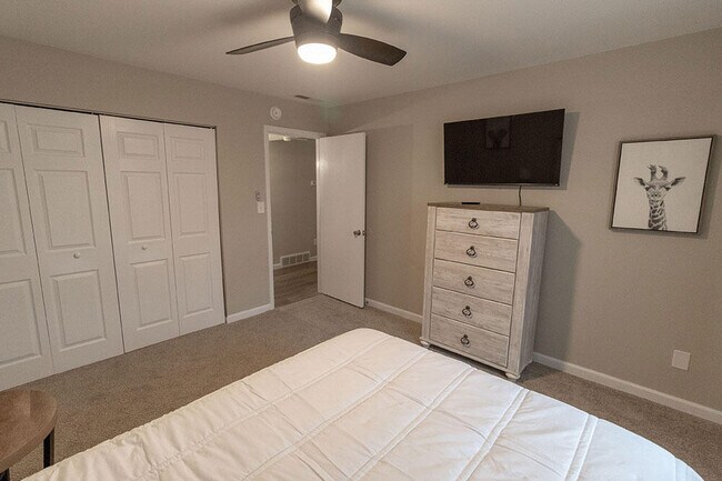 Building Photo - 801 N Ann St