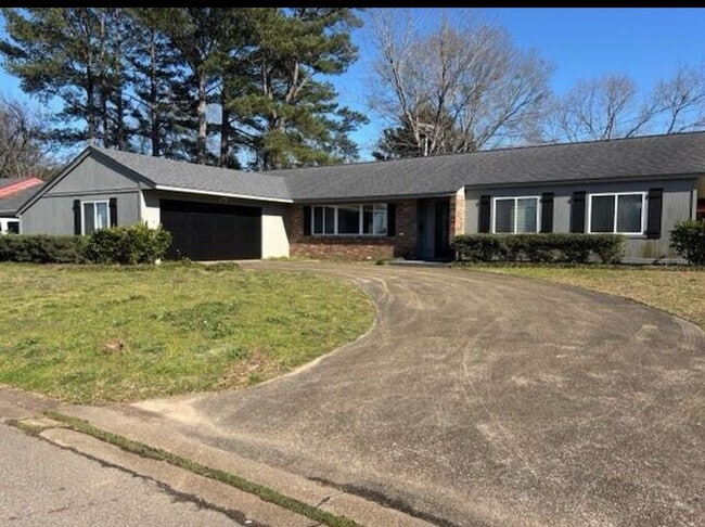 Primary Photo - 704 Forrest Blvd