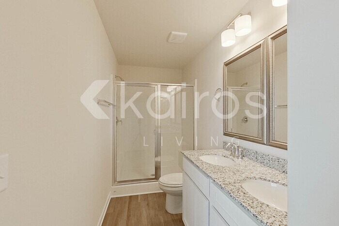 Building Photo - 2253 Banyon Cir