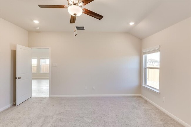 Building Photo - 125 Comet Pointe Dr