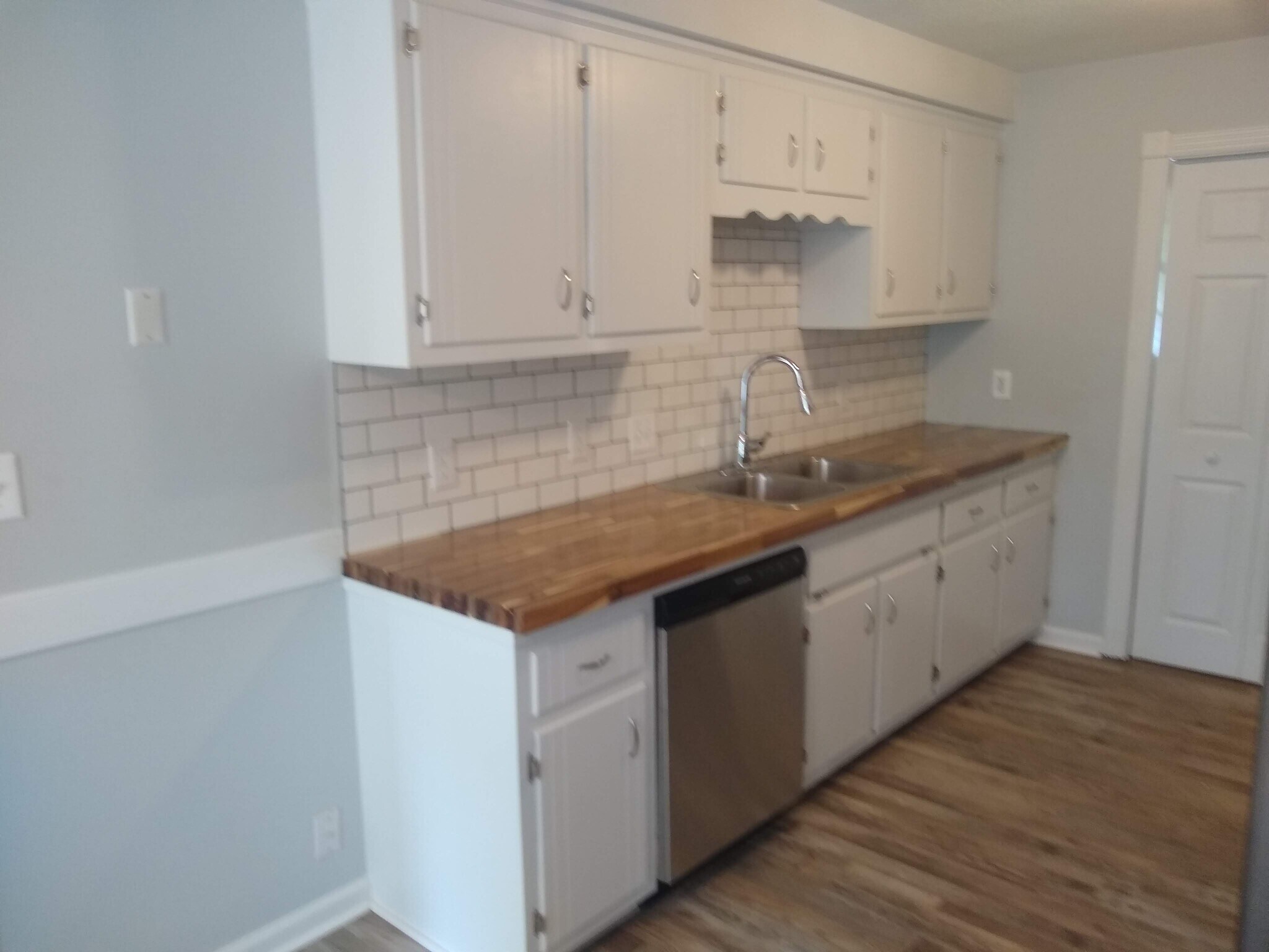 Kitchen - 967 may Apple dr