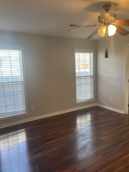 Master Bedroom - 600 22nd Ave