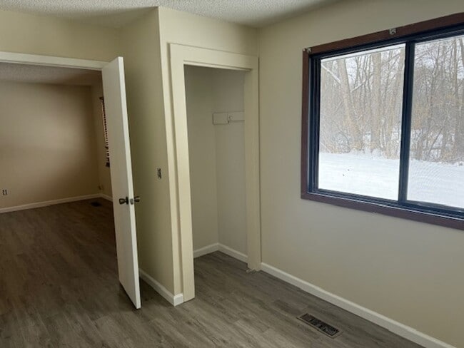 Building Photo - Gorgeous Remodeled Townhome! Cherry HDWD Floors, Attached Garage!