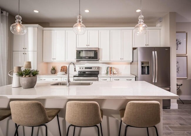 Building Photo - 563 Parsons Way