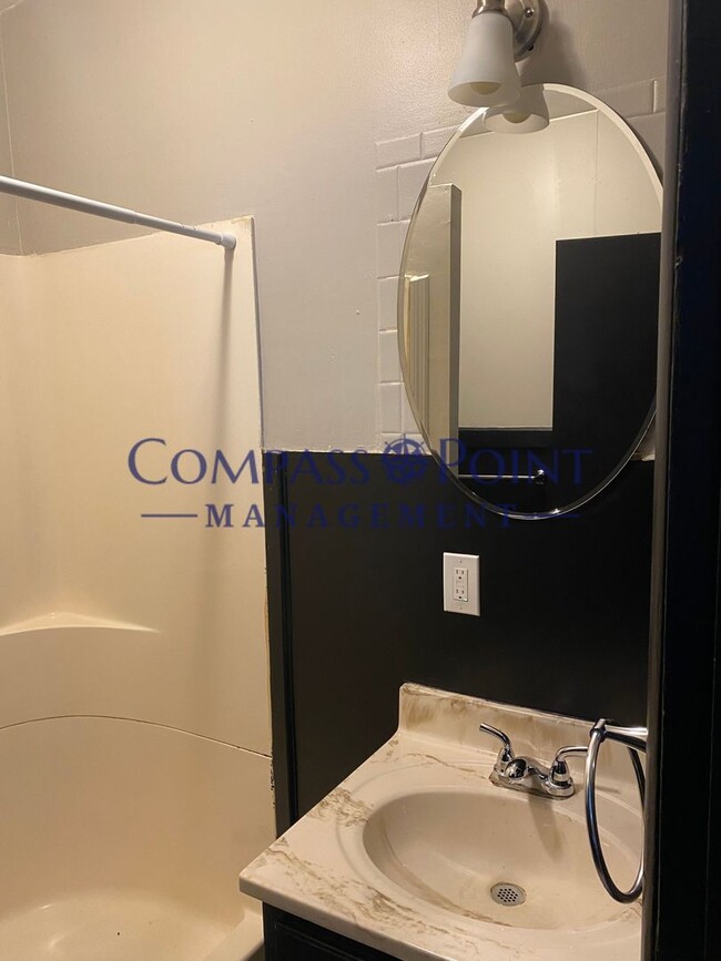 Building Photo - 707-709 Paul Ave