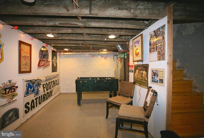 Building Photo - 209 W Wildey St