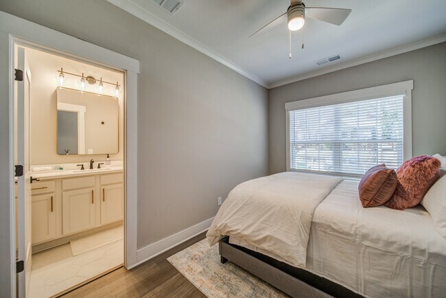 Unit B2 - 253 Sciple Terrace NW