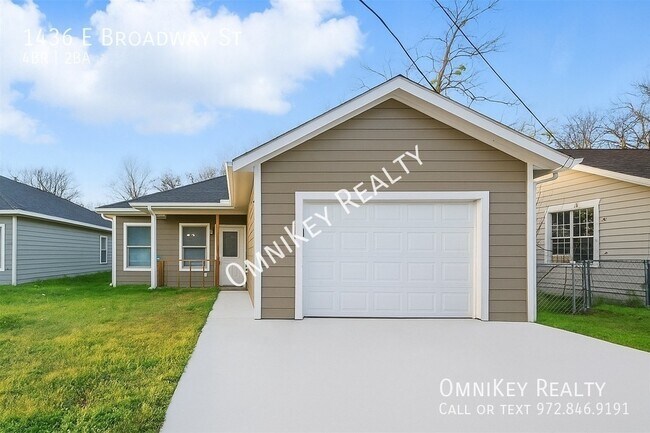 Primary Photo - 1436 E Broadway St