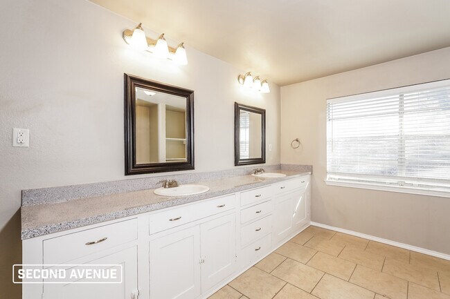 Building Photo - 7608 Deaver Dr