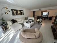 Building Photo - 10150 Collins Ave