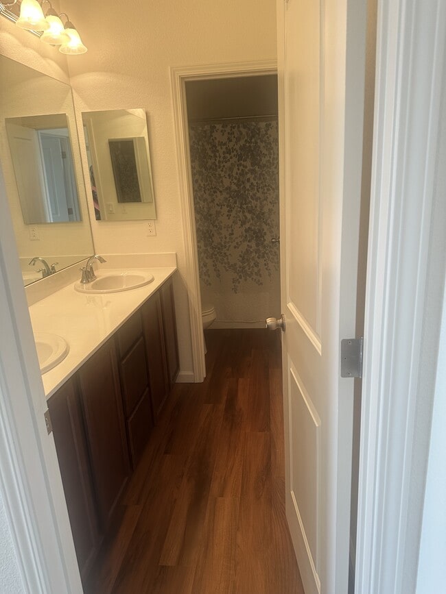 Building Photo - 9340 Bay Dr