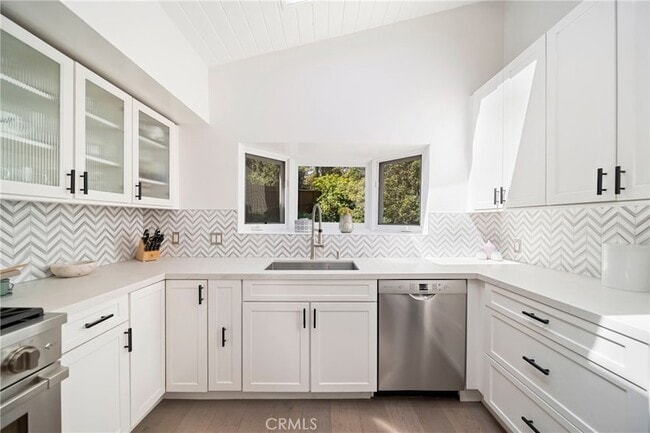 Building Photo - 2522 Zorada Dr