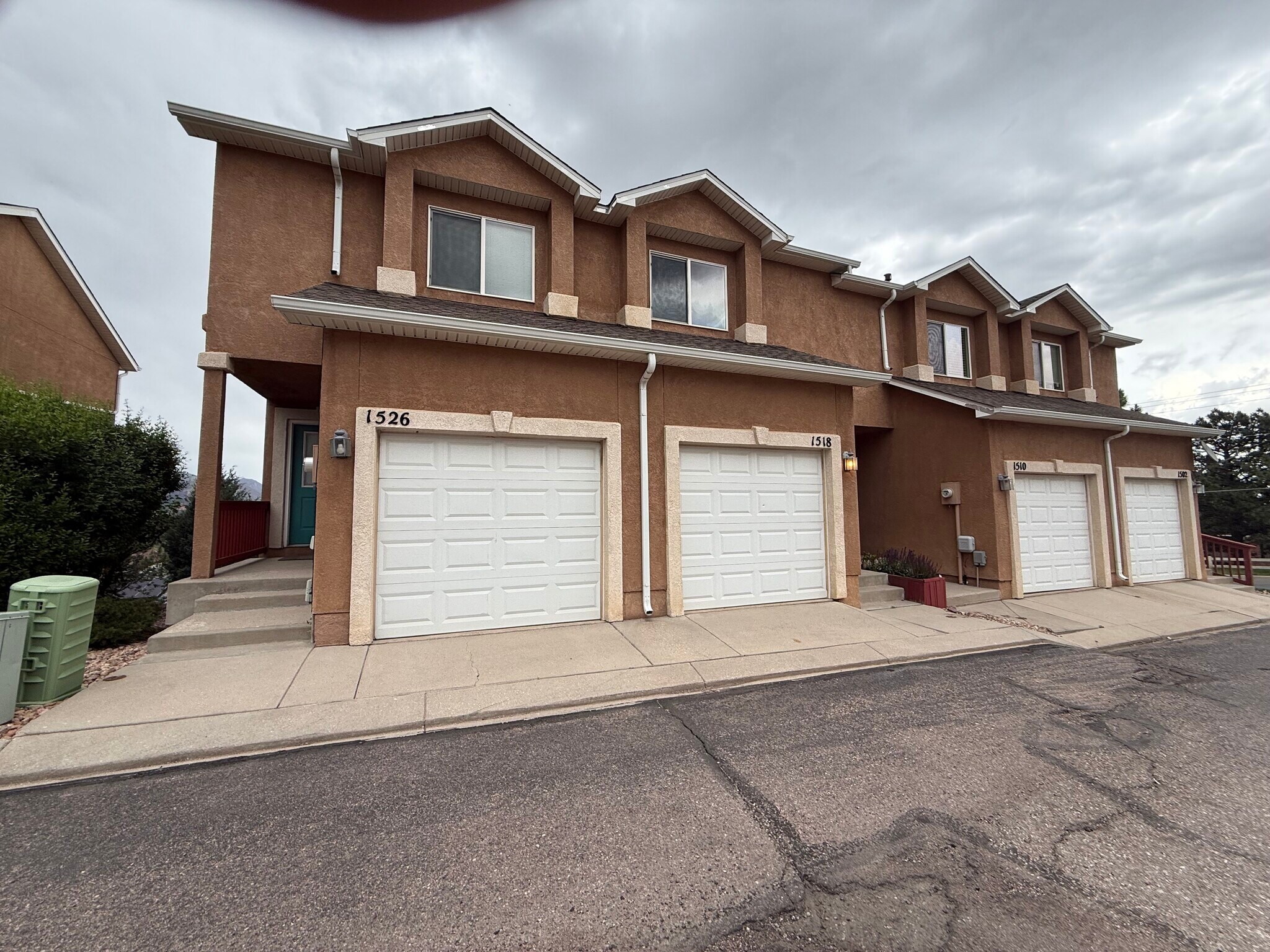 End Unit - 1526 Garden Vista Grv