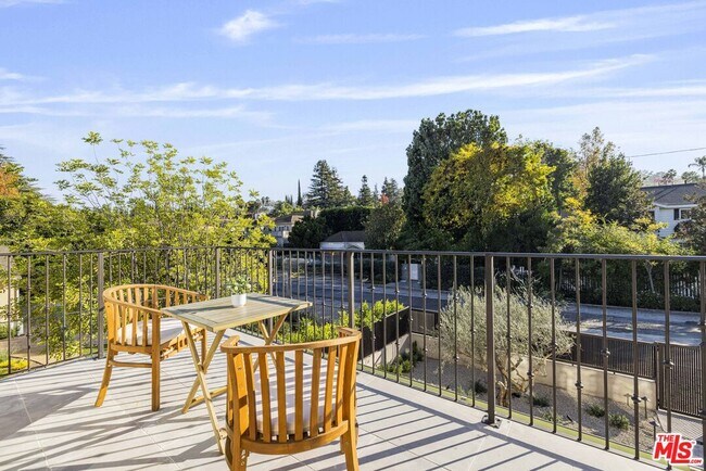 Building Photo - 14273 Greenleaf St