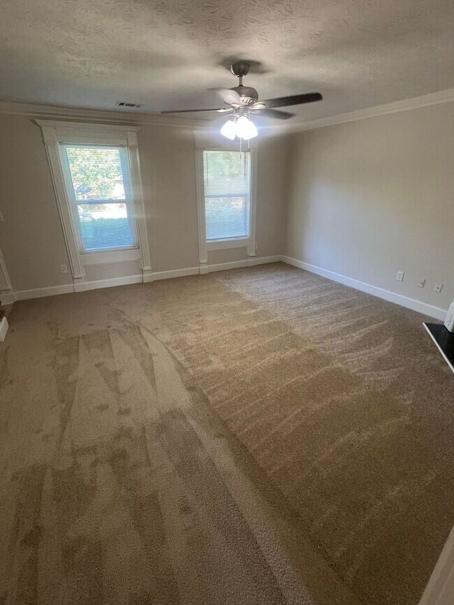 Building Photo - READY NOW!!! 2 bedroom townhouse available in Lawrenceville!
