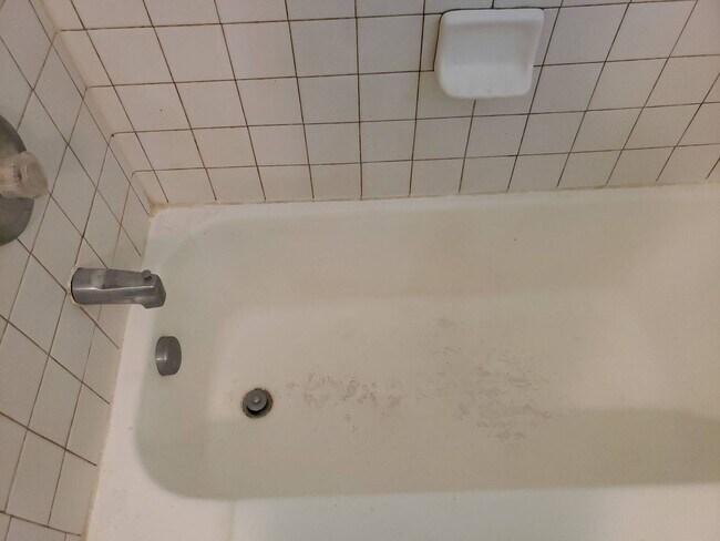 Building Photo - 1005 NE D St