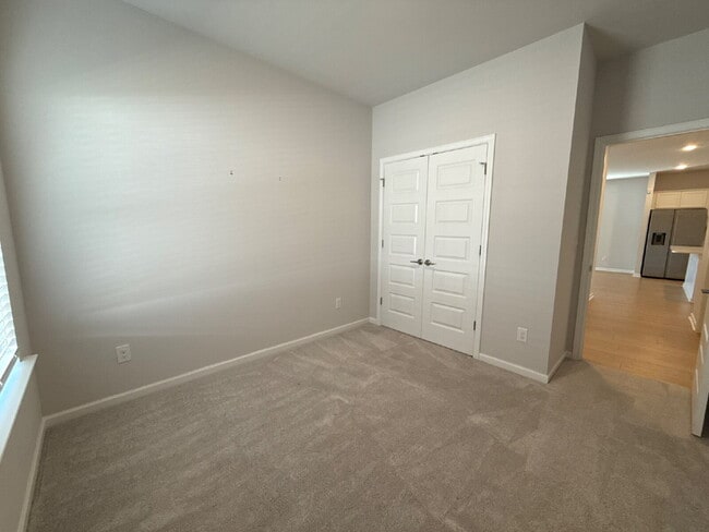 Building Photo - 280 Shangrila Wy