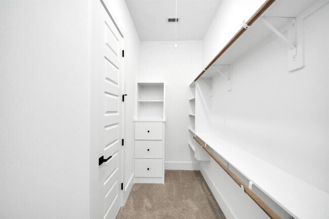 Building Photo - 9004 Orange Spg Dr
