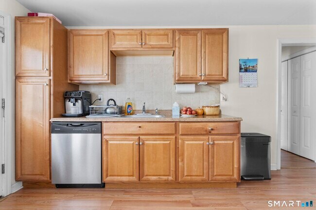 Building Photo - 214 Country Rd