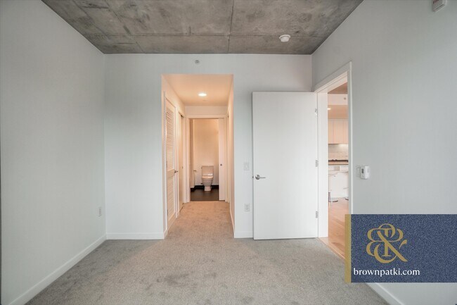 Building Photo - 45 Bartlett St