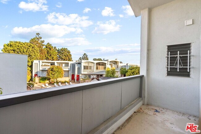 Building Photo - 4771 La Villa Marina