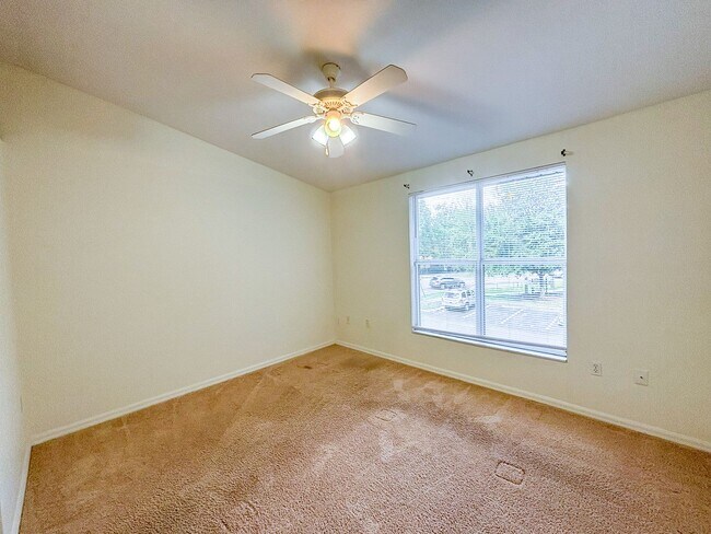 Building Photo - Victoria Station #156 - Pet Friendly!