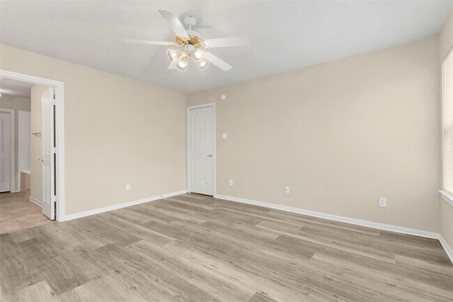 Building Photo - 2622 Autumn Springs Ln