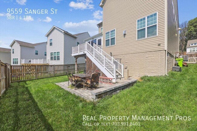 Building Photo - 9559 Sanger St