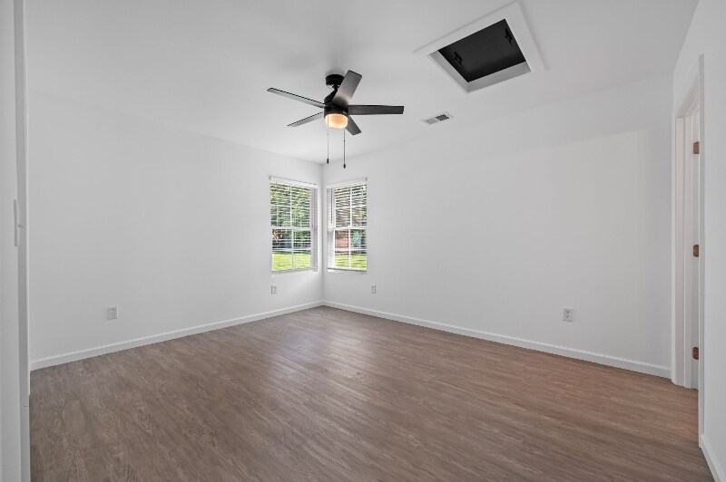 Building Photo - 244 Caroline Dr