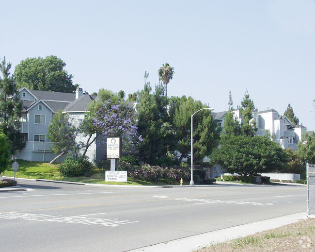 Building Photo - 1501 N Brea Blvd