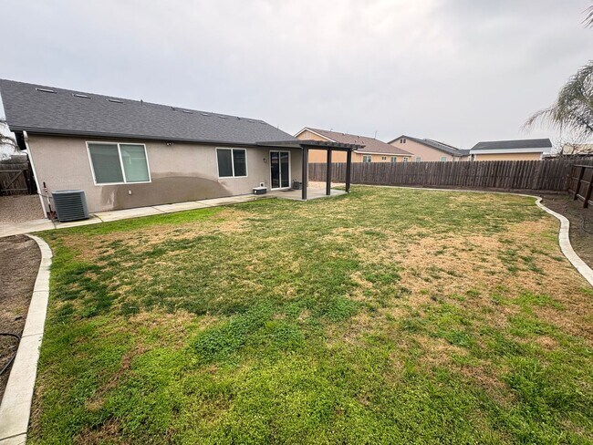 Building Photo - Lovely 3 bedroom home for rent in Hanford CA