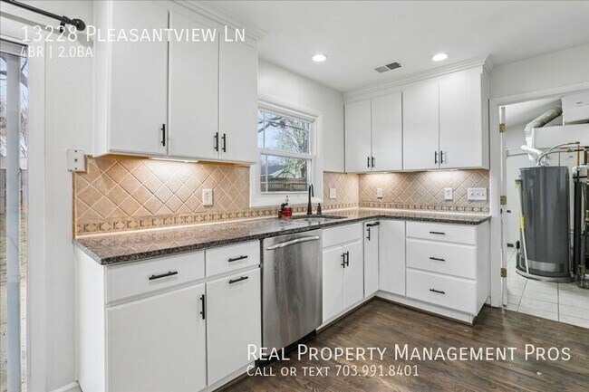 Building Photo - 13228 Pleasantview Ln