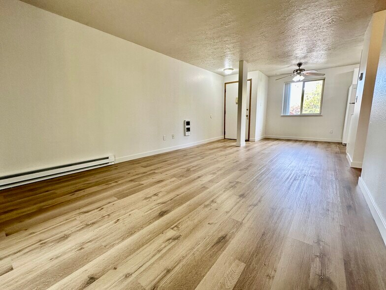 Building Photo - 3640 SW 114th Ave